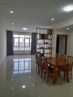 bán chung cư ngọc phương nam 3 phòng ngủ 2 nhà vệ sinh 117m2 giá 3,3 tỷ nhà bán tặng máy lạnh