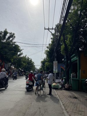 chinh chủ gửi bán căn nhà cấp 4 .mặt tiền lê văn thịnh gần chợ cây xoài