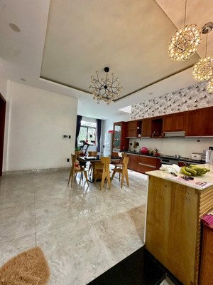 bán gấp nhà 3 tầng biệt thự khu hoà xuân, cẩm lệ, đà nẵng giá tốt nhất