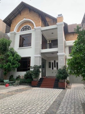 bán biệt thự 1 hầm + 3 tầng góc 2 mặt tiền kế bên siêu thị parc mall, p4, q8 (12x20m) giá 36,8 tỷ