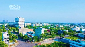 chính chủ cần bán lô 306m2 đối diện trường fpt