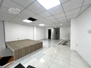 mbkd/ văn phòng mặt tiền sát khu sầm uất phan xích long