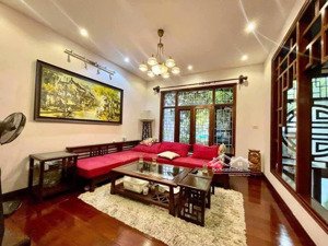 chính chủ bán gấp bt phạm tuấn tài, cầu giấy dt 95m2 mt 8,2m xây 5,5 tầng đường phân lô 13,5m