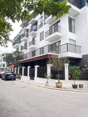 chính chủ cần bán gấp liền kề the eden rose! cam kết giá rẻ nhất thị trường