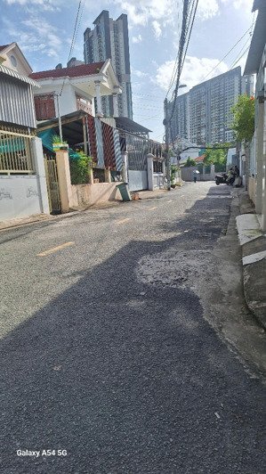 mặt tiền đường 6m thông phườngthạnh mỹ lợi quận 2 130m2 ngang 8m chỉ 6,2ty