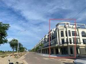 cần bán nhà 4 tầng, căn góc mặt tiền khu đô thị mới quy nhơn