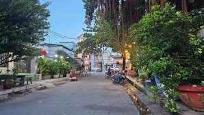 giá đầu tư - ngộp bank cần bán gấp - ngay đường quốc lộ 13 - dt: 16x20m - giá siêt tốt 22 tỷ