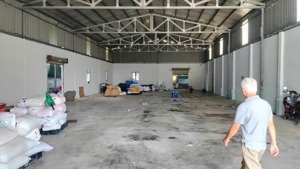 cho thuê kho xưởng mặt tiền đường dương công khi hóc môn