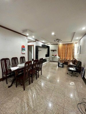 chủ cần bán gấp căn hộ hoàng anh an tiến (gold house) dt 96m2 gồm 2pn, 2wc giá 3,35 tỷ