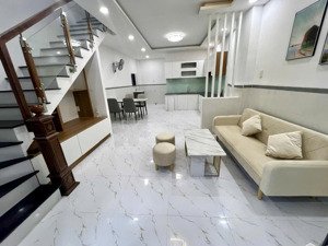nhà 2 tầng, hẻm 3m thông, gần đh tài chính marketing đường 385 lê văn việt, nội thất như hình