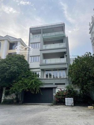 chính chủ cần bán biệt thự vườn đào - tây hồ. giá chỉ 350tr/m2 rẻ nhất khu vực