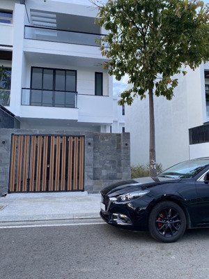 bán hoặc thuê nhà 3 tầng mới xây mỹ gia gói 7, dt :100m2 , 5m , 3pn , 3wc , giá 7,1tỷ , thuê 20tr