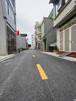 hiếm có 102. bán đất trịnh văn bô, ô tô kinh doanh sầm uất. xây toà nhà cho thuê. dt 93m2, 12.6tỷ