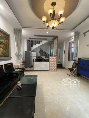 chủ gửi bán gấp nhà 3 tầng kẹp kiệt ô tô 6m gần biển nguyễn tất thành