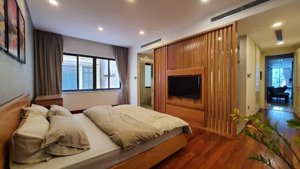 bán nhà mp từ hoa 373m - 5 tầng - mt 11.3m- 325 tỷ- mặt hồ tây vip- kinh doanh đỉnh-giá tl mạnh