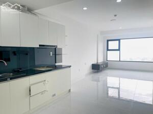 Cần bán căn góc, 55m2 1 + 1PN cạnh giếng trời, view hồ sinh thái, đã có sổ hồng, giá chỉ 3 tỷ 2 TL, LH: 0388668882 gặp Tâm ( zalo )