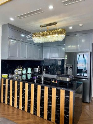 căn hộ cho thuê d''capital trần duy hưng 3 ngủ giá 23 triệu vào luôn