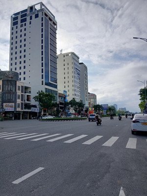 giá tốt khu phố tây an thượng sát biển mỹ khê 110m2 ngang 6m4 nở hậu giá chỉ 12ty7 tl