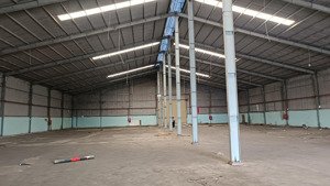 cho thuê kho xưởng 2200m2 giá 100 triệu/ tháng. bình chuẩn/ thuận an. hcm. lh mr long