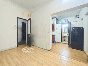 tập thể nghĩa tân ô tô ở ngay full đồ - ban công 40m 3.59 tỷ (2cg36354)