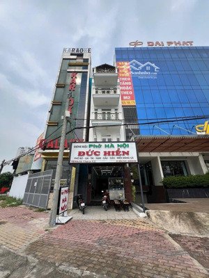 giảm 2 tỷ bán nhà mặt tiền hà huy giáp sát cầu vượt ngã tư ga quận 12 nở hậu 5,3m kinh doanh tốt