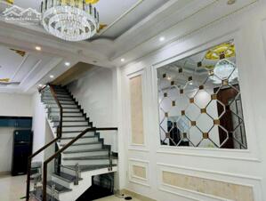 Cho thuê nhà siêu xinh 5 tầng đường Ngô Gia Tự