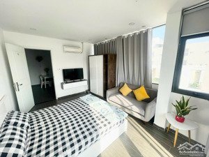 cho thuê căn 1pn bancol, diện tích siêu rộng, toà nhà thang máy, gần trường đh hồng bàng, hutech