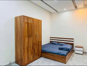 cho thuê nhà siêu xinh 5 tầng đường ngô gia tự