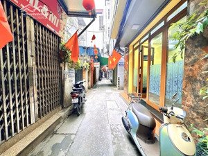 bán nhà riêng mặt ngõ kinh doanh, ngõ thông sang giang văn minh, đội cấn. nhà 42m2 - 5 tầng 9 tỷ
