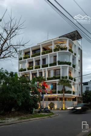 bán tòa căn hộ 1077m2 sàn, doanh thu 1.8ty/năm, cách biển đúng 300m