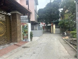 nhà 4 tầng mới tinh thiết kế hiện đại - tiện ích ngập tràn