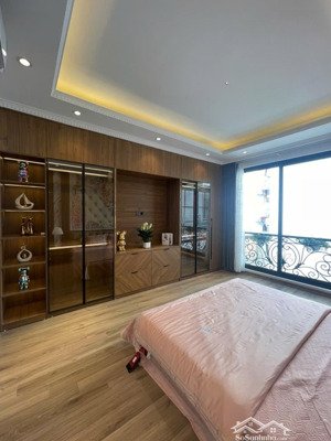 hoa hậu hoàng quốc việt. vỉa hè ô tô tránh. 50m x 6 tầng. giá chào chỉ 15 tỷ