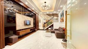 Cho thuê nhà đẹp như siêu mẫu tại đường Văn Cao