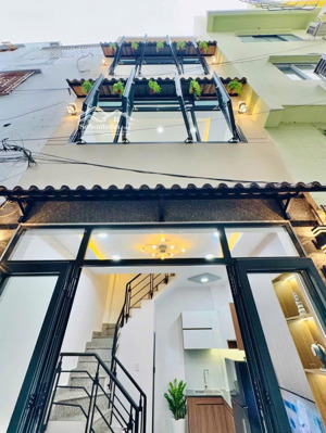 cô 8 kẹt vốn làm ăn cần bán nhà nguyễn thị thập, quận 7. dt 78m2. sổ sẵn. tặng bộ nội thất