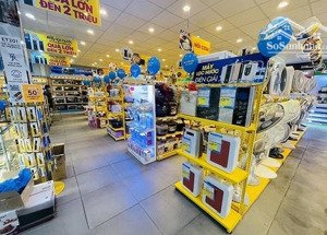 cho thuê cửa hàng 90 triệu, tổng 450m2 tại giải phóng,khu đông dân phù hợp kinh doanh siêu thị cafe