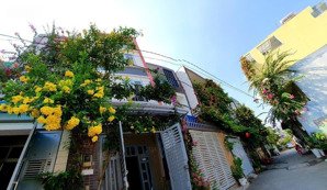 nóng-bán nhà hxh 4 tầng hoàn công còn xót lại giá chỉ 5.6ty,nhà 1 trệt 3 lầu sân thượng- dtsd:154m2