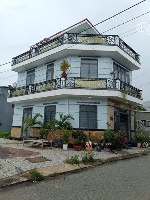 căn góc 2 mặt tiền 1 trệt 1 lầu 1 sân thượng / 3pn 3wc / giá 2ty4 / sổ hồng riêng. kdc cát tường