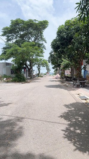 bán 2 lô liền kề góc 2 mặt tiền lan anh 4 cách hương lộ 2 tầm 100m đường đang mở rộng bán 4t700