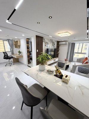 cần bán gấp căn hộ duplex sky garden, phú mỹ hưng, q7. diện tích 130m2, 3pn. 3wc. full nội thất