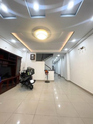 bán nhà 4 tầng mới đẹp đường xe tải dt 120 m2 giá 9 tỷ750 . p7 quận 8 . có thang máy shr