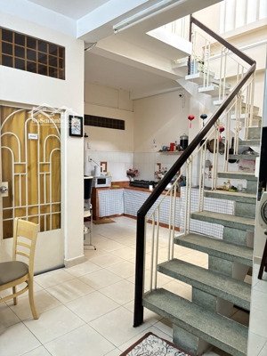 bán nhà hồ biểu chánh - phú nhuận 80m2 8,95 tỷ nở hậu. hẻm xe hơi gần nhà