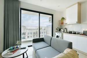 cho thuê căn hộ studio view hồ đẹp. giá 14tr/tháng. toà c2, view chanh sả tại d''capitale