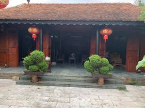 nhà gỗ ở bình dương sau làng đại học quốc gia, thích hợp làm quán cafe, văn phòng.