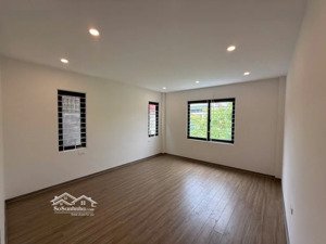 hot! căn nhà cực đỉnh mặt ngõ hoa lâm sầm uất - 6 tầng thang máy - gara để ô tô.