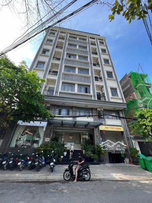 cho thuê toàn bộ toà nhà căn hộ dịch vụ 120 phòng ngay đại học nguyễn tất thành
