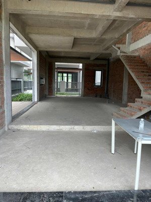 cần cho thuê nhà làm kho nhà 1 trệt 2 lầu. hoàn thiện bên ngoài thô bên trong giá 5tr