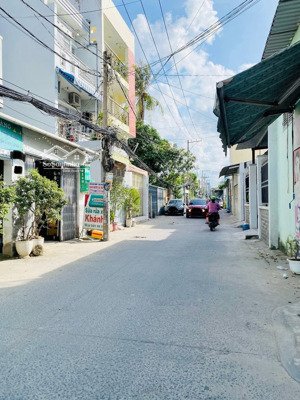 bán nhà sổ riêng 1t1l cách bv an việt 500m dt 90m2, đang cho thuê 6,5tr/tháng, đường oto ra vào