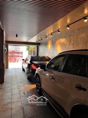 chậm là mất! pl cán bộ hoàng ngân, vỉa hè 2 ô tô, sát phố, cho thuê dt cao 100m2, mt 7m, giá 32 tỷ