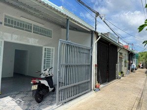 cần bán nhà giá rẻ gần ngã 3 sở gà giá chỉ 1ty590