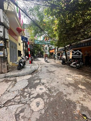 mặt phố kinh doanh sầm uất, phố 2 ô tô tránh vô vàn tiện ích. dt 60m2 2t mt 5,5m giá 17,5 tỷ